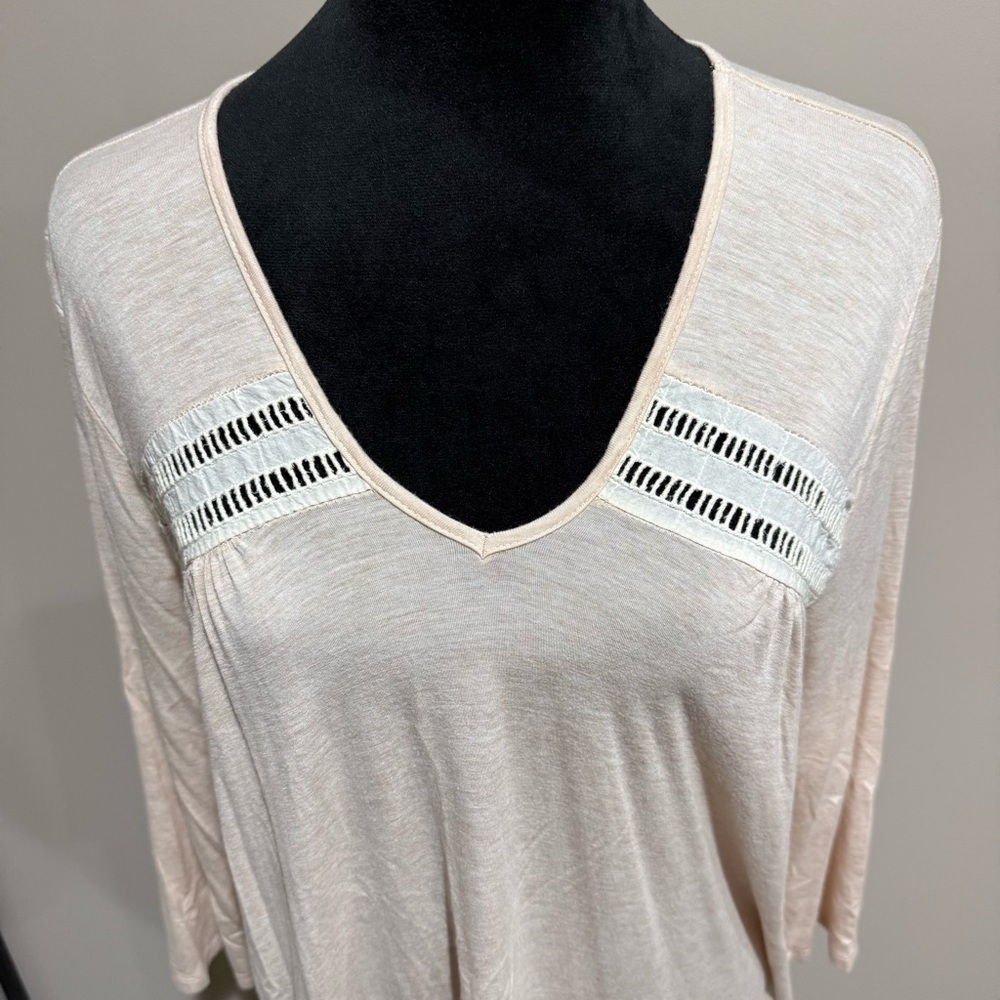 Lapis Blush Lace Accent Tunic with 3/4 Length Sleeve - Picture 5 of 7